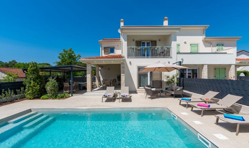 Villa Aria s grijanim bazenom