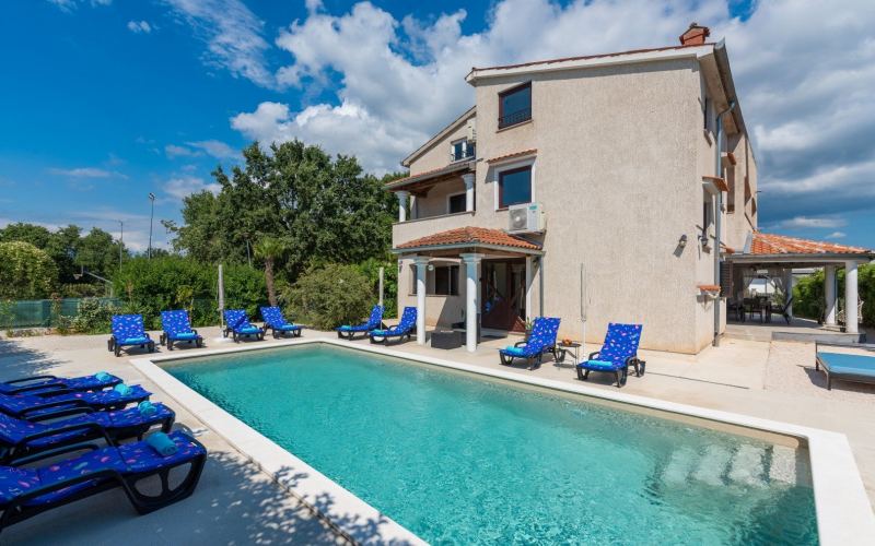 Villa Dairos