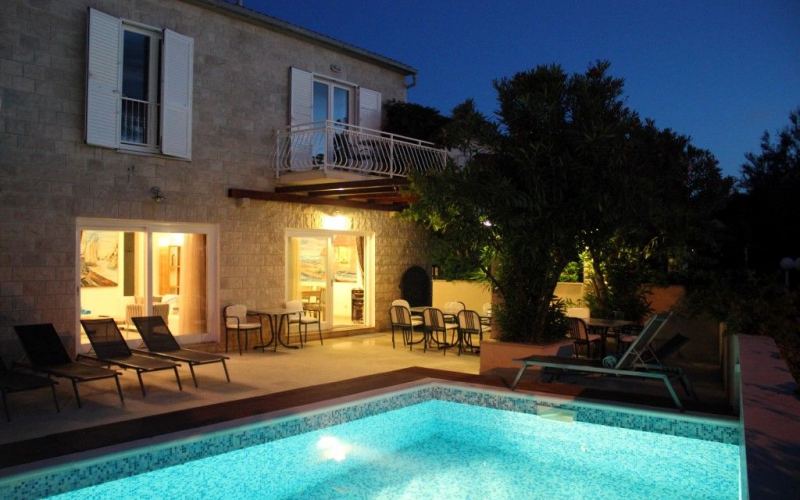 Villa Nikol
